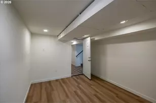 8610 NE Hancock St, Portland, OR 97220 - Photo 30