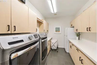 4302 SW Terlyn Ct, Portland, OR 97221 - Photo 38