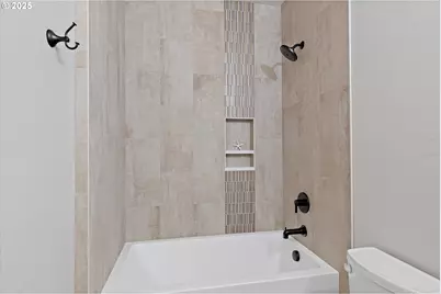 811 SW 13th St, Newport, OR 97365 - Photo 40