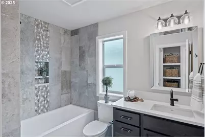 811 SW 13th St, Newport, OR 97365 - Photo 22