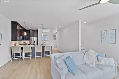 811 SW 13th St, Newport, OR 97365 - Photo 14