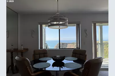 1305 Moore St #402, Brookings, OR 97415 - Photo 14