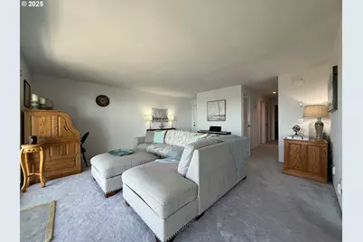 1305 Moore St #402, Brookings, OR 97415 - Photo 8