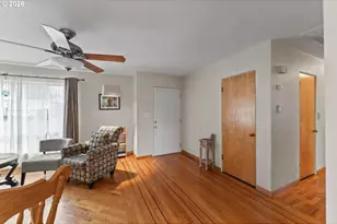 439 W Agee St, Roseburg, OR 97471 - Photo 8