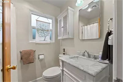 439 W Agee St, Roseburg, OR 97471 - Photo 22