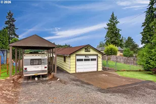 943 NE 7th St, Clatskanie, OR 97016 - Photo 2