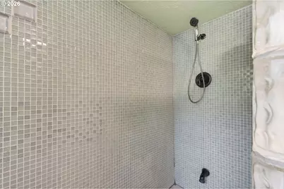 943 NE 7th St, Clatskanie, OR 97016 - Photo 10