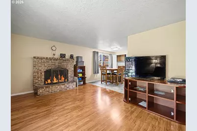 13725 SE Center St, Portland, OR 97236 - Photo 12