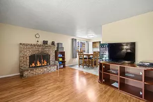 13725 SE Center St, Portland, OR 97236 - Photo 12