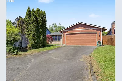 13725 SE Center St, Portland, OR 97236 - Photo 2