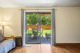 13725 SE Center St, Portland, OR 97236 - Photo 14