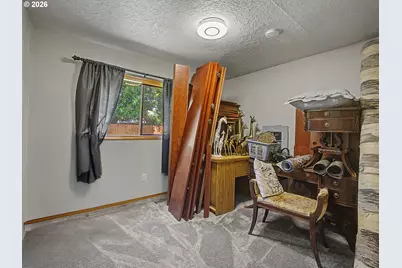 13725 SE Center St, Portland, OR 97236 - Photo 10