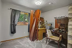 13725 SE Center St, Portland, OR 97236 - Photo 10