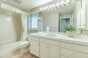 982 Shaughnessy Ln, Eugene, OR 97401 - Photo 34