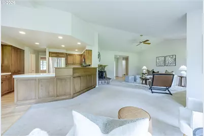 982 Shaughnessy Ln, Eugene, OR 97401 - Photo 12