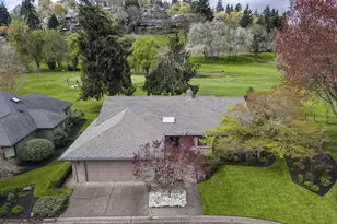 982 Shaughnessy Ln, Eugene, OR 97401 - Photo 2