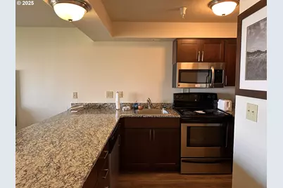 88416 1st Ave #303, Florence, OR 97439 - Photo 6