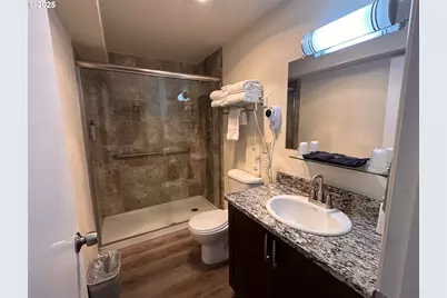 88416 1st Ave #303, Florence, OR 97439 - Photo 4