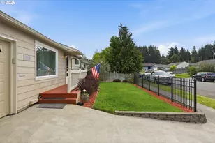 1024 Noble Ave, Coos Bay, OR 97420 - Photo 4