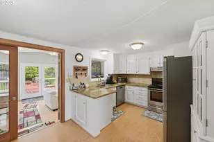 1024 Noble Ave, Coos Bay, OR 97420 - Photo 44