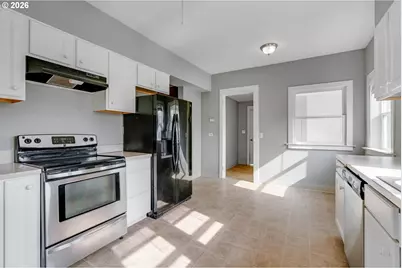 481 S Pine St, Canby, OR 97013 - Photo 10