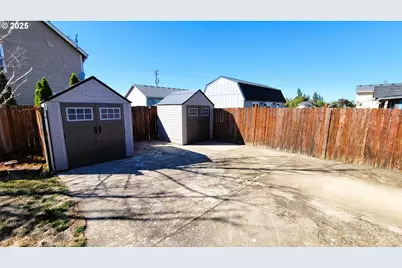 881 Arrow Leaf Pl, Harrisburg, OR 97446 - Photo 14