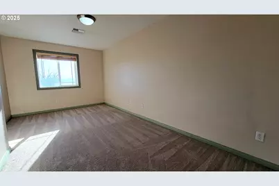 881 Arrow Leaf Pl, Harrisburg, OR 97446 - Photo 10