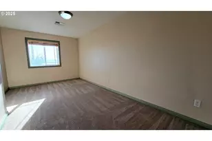 881 Arrow Leaf Pl, Harrisburg, OR 97446 - Photo 10