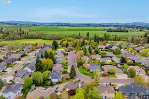 2520 NW Pinehurst Dr, McMinnville, OR 97128 - Photo 44