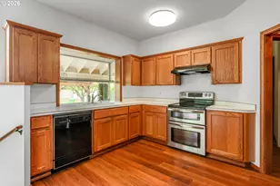 2520 NW Pinehurst Dr, McMinnville, OR 97128 - Photo 12