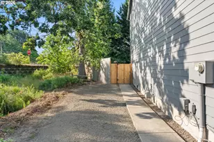 6316 SE Karpstein Pl, Hillsboro, OR 97123 - Photo 36