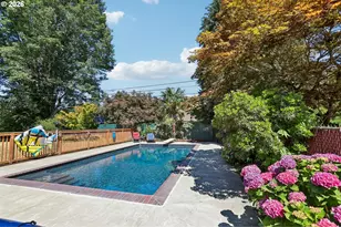 720 NE 107th Pl, Portland, OR 97220 - Photo 38