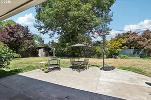 720 NE 107th Pl, Portland, OR 97220 - Photo 40