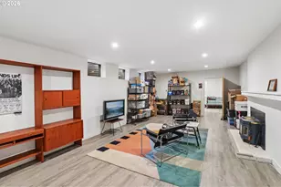 720 NE 107th Pl, Portland, OR 97220 - Photo 30