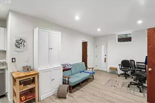 720 NE 107th Pl, Portland, OR 97220 - Photo 34