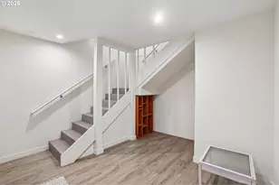 720 NE 107th Pl, Portland, OR 97220 - Photo 26