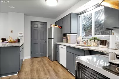 2953 W 15th Ave, Eugene, OR 97402 - Photo 8