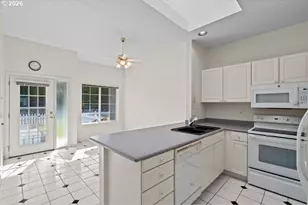 1826 Armadale Ave, Hood River, OR 97031 - Photo 4