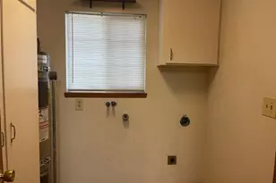 1466 W Fairview Dr, Springfield, OR 97477 - Photo 10