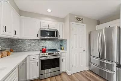 1735 Plateau St NE, Salem, OR 97305 - Photo 14
