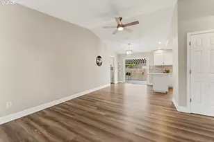 1735 Plateau St NE, Salem, OR 97305 - Photo 6