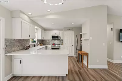 1735 Plateau St NE, Salem, OR 97305 - Photo 8