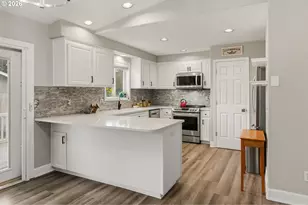 1735 Plateau St NE, Salem, OR 97305 - Photo 10