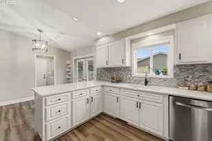 1735 Plateau St NE, Salem, OR 97305 - Photo 12