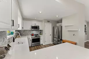 1735 Plateau St NE, Salem, OR 97305 - Photo 12