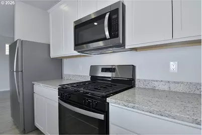 1355 Owl Ave, Woodburn, OR 97071 - Photo 10