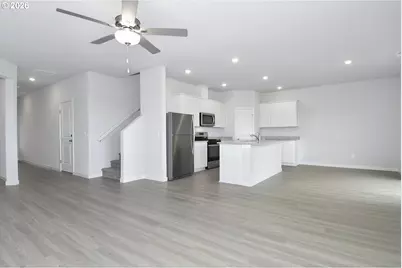 1355 Owl Ave, Woodburn, OR 97071 - Photo 4