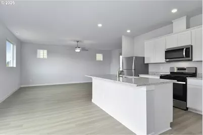 1355 Owl Ave, Woodburn, OR 97071 - Photo 8