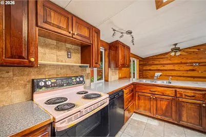 88152 3rd St, Veneta, OR 97487 - Photo 10