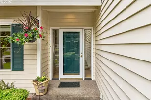 17108 Rebecca Ln, Lake Oswego, OR 97035 - Photo 2